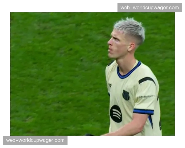 布伦特福德门将大脚开球,伊万-托尼头球摆渡助攻队友得分 布伦特福德门将大脚开球,伊万-托尼头球摆渡助攻队友得分